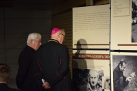Pasterz Diecezji otworzył wystawę poświęconą diecezji włocławskiej w latach niewoli narodowej