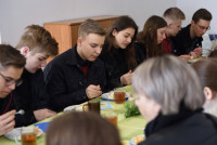 Młodzież dekanatu lubranieckiego i parafianie z Lubrańca na drodze synodalnej