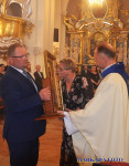Kłodawa: peregrynujący przed ponad pięćdziesięciu laty obraz Matki Bożej znów nawiedza rodziny parafii