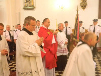 Szadek: Bp Mering wprowadził relikwie św. s. Faustyny