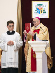 Posada: bp Mering konsekrował nową część świątyni