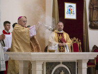 Posada: bp Mering konsekrował nową część świątyni