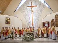 Posada: bp Mering konsekrował nową część świątyni