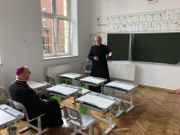Bp Mering w nowo powstającej szkole katolickiej w Turku