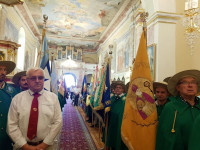 Tuliszków: poświęcenie sztandaru koła pszczelarzy
