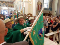 Tuliszków: poświęcenie sztandaru koła pszczelarzy