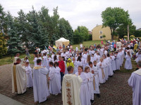 Dzieci pierwszokomunijne pielgrzymowały do Świnić Warckich