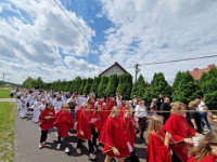 Pielgrzymka dzieci pierwszokomunijnych do Świnic Warckich