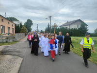 Dzieci pierwszokomunijne pielgrzymowały do Świnić Warckich