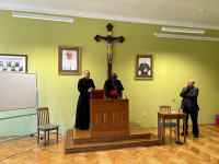 Kard. Sarah do alumnów: niech wasze życie budują trzy filary: krzyż, Eucharystia i Maryja