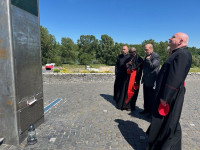 Kard. Sarah do alumnów: niech wasze życie budują trzy filary: krzyż, Eucharystia i Maryja