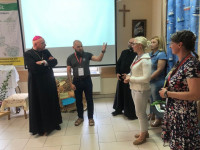 Bp Wętkowski pobłogosławił i posłał SNE na ewangelizację we Wrzącej Wielkiej