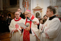 Tuliszków: wprowadzenie relikwii bł. rodziny Ulmów