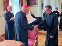 Bp Wętkowski wręczył dekrety księżom wikariuszom