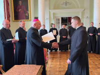 Bp Wętkowski wręczył dekrety księżom wikariuszom
