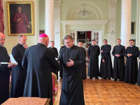 Bp Wętkowski wręczył dekrety księżom wikariuszom