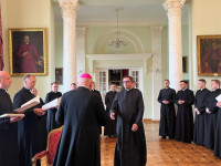 Bp Wętkowski wręczył dekrety księżom wikariuszom