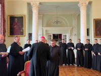 Bp Wętkowski wręczył dekrety księżom wikariuszom