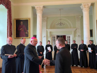 Bp Wętkowski wręczył dekrety księżom wikariuszom