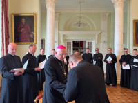 Bp Wętkowski wręczył dekrety księżom wikariuszom