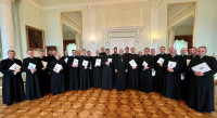 Bp Wętkowski wręczył dekrety księżom wikariuszom