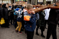 Włocławek: Droga Krzyżowa ulicami miasta w intencji pokoju na Ukrainie