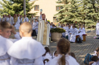 Pielgrzymka dzieci pierwszokomunijnych do Świnic Warckich