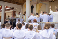 Pielgrzymka dzieci pierwszokomunijnych do Świnic Warckich