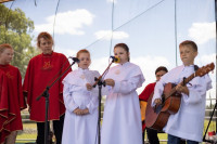 Pielgrzymka dzieci pierwszokomunijnych do Świnic Warckich