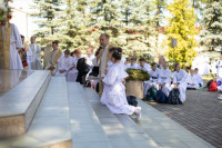 Pielgrzymka dzieci pierwszokomunijnych do Świnic Warckich