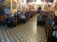 Czernikowo: Biskup Włocławski poświęcił różańce dzieciom pierwszokomunijnym