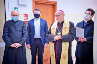 Ks. bp Wiesław Mering poświęcił nowe sale lekcyjne w „Małym Długoszu”